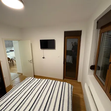Maya 2 Sa Dve Spavace Sobe Appartement